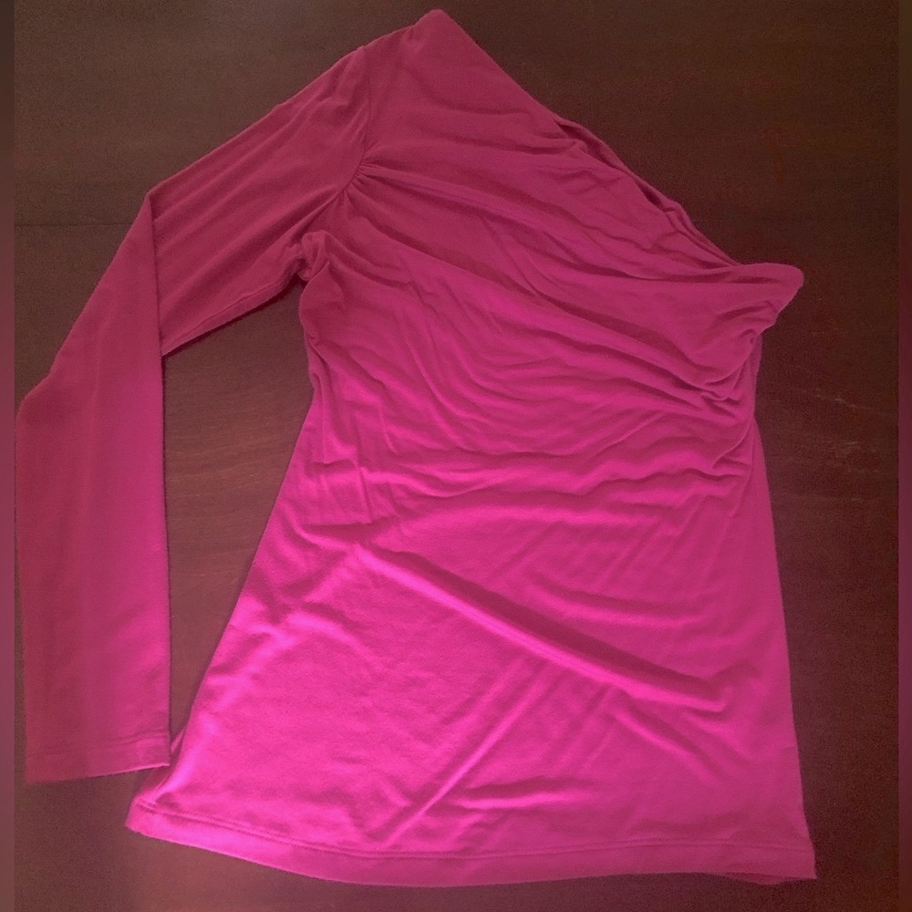 NWOT A.B.S. Luxury Collection 1 sleeve top with gathering at shoulder